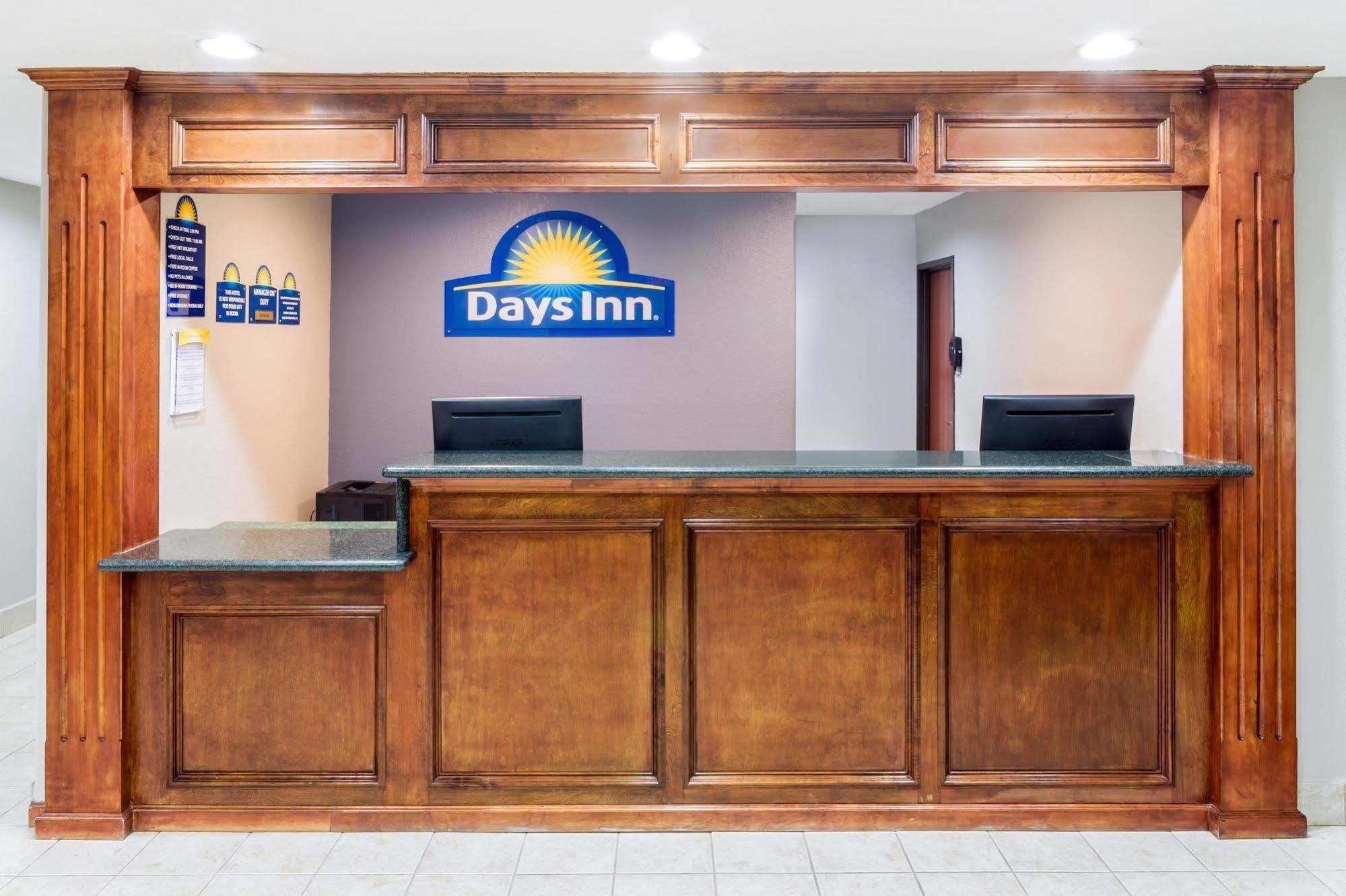 Days Inn By Wyndham Galliano La Zewnętrze zdjęcie