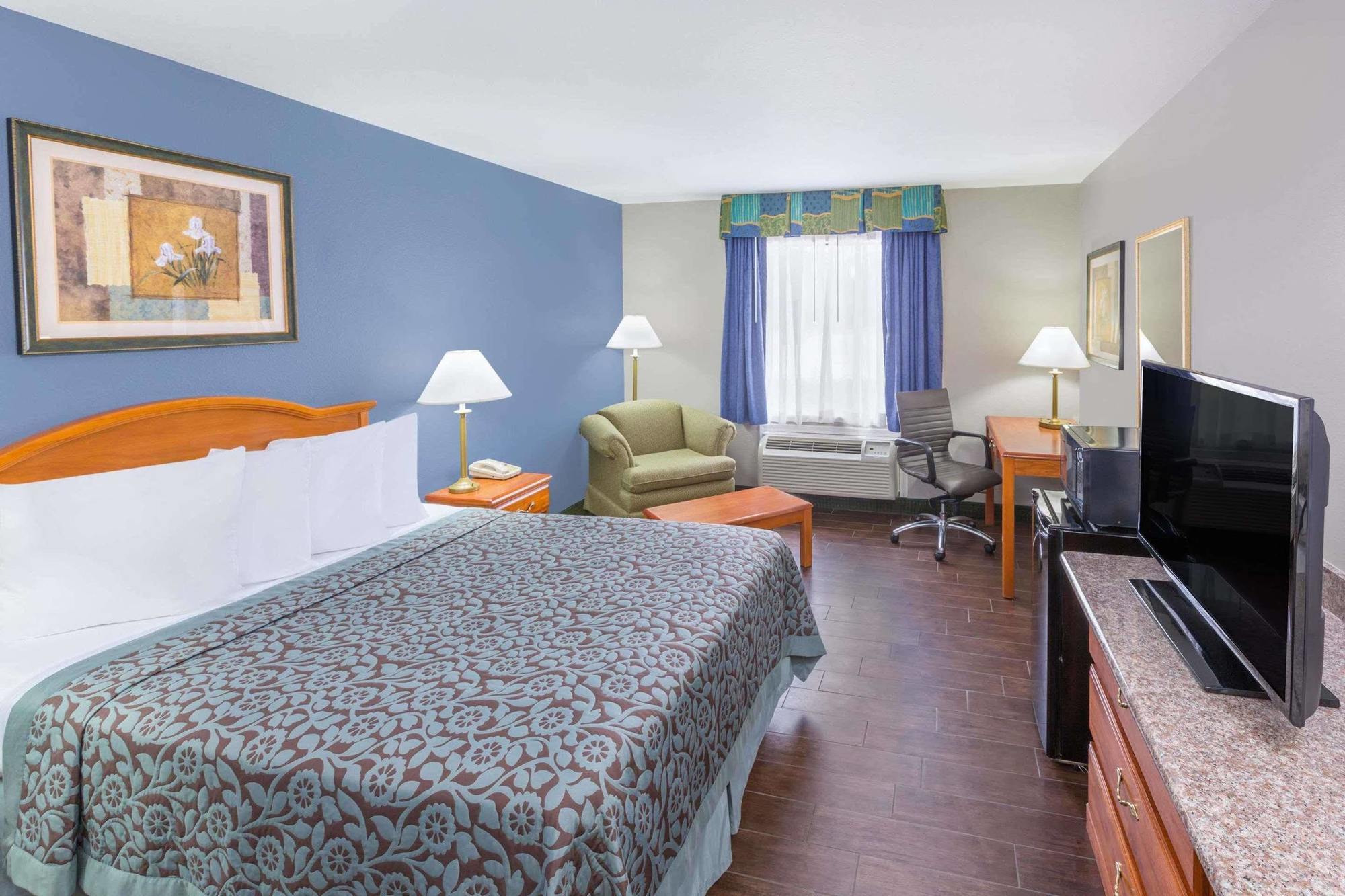 Days Inn By Wyndham Galliano La Zewnętrze zdjęcie