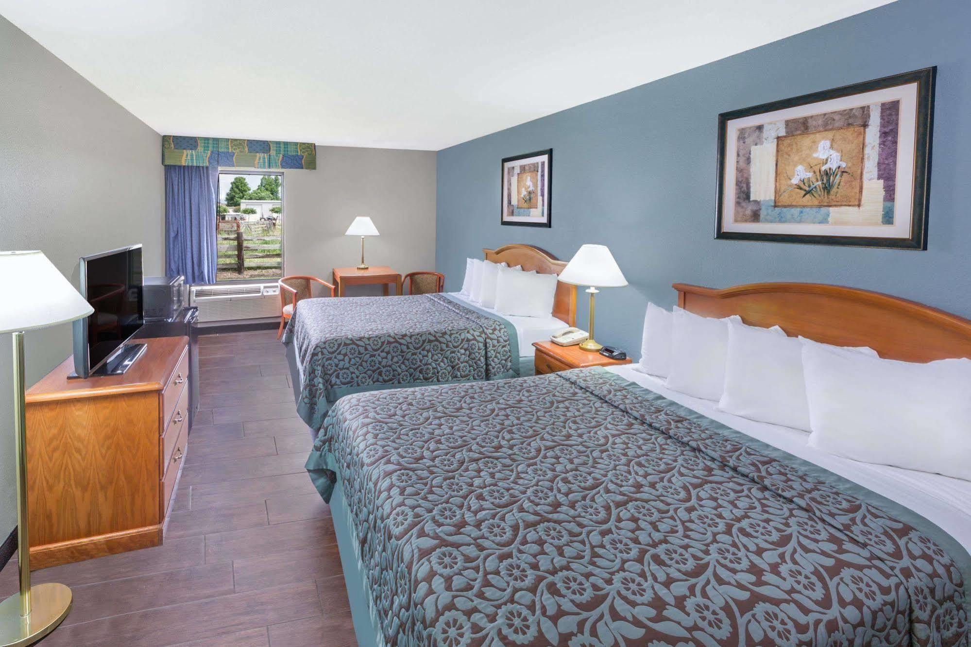 Days Inn By Wyndham Galliano La Zewnętrze zdjęcie